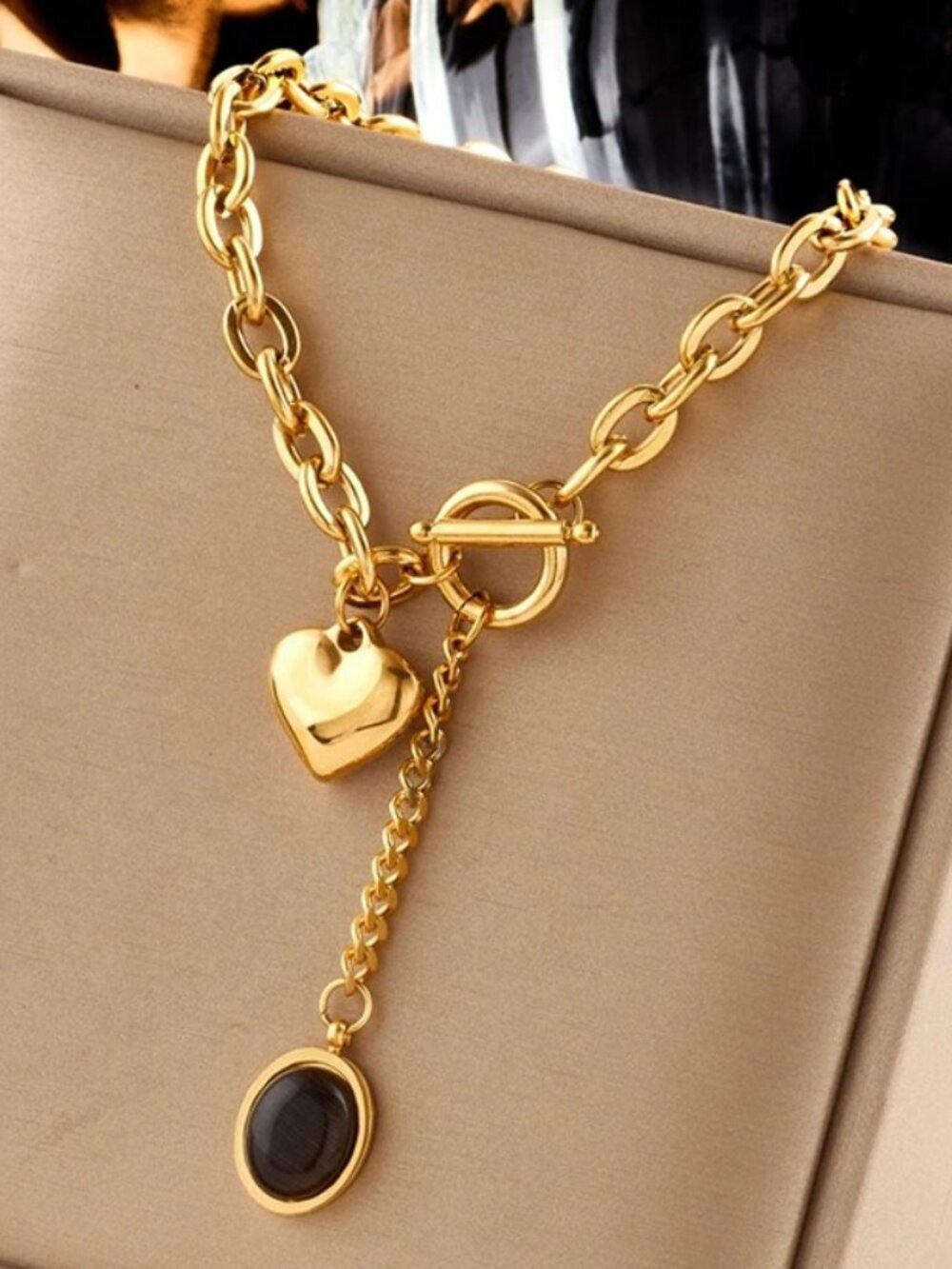 NEW 18K Yellow Gold Tarnish Free Heart Black Stone Pendant Necklace